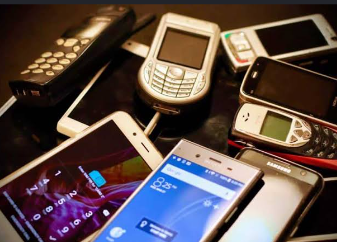 Smart and Responsible Ways to Handle Outdated Mobile Devices